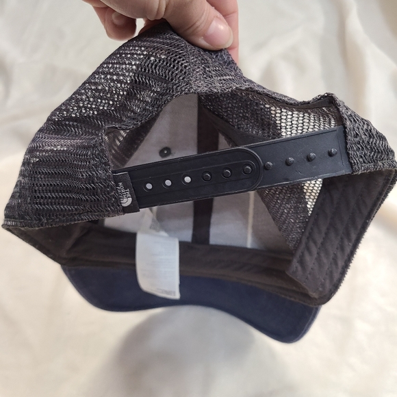 North Face Unisex Navy & Gray Trucker Hat - Picture 5 of 7